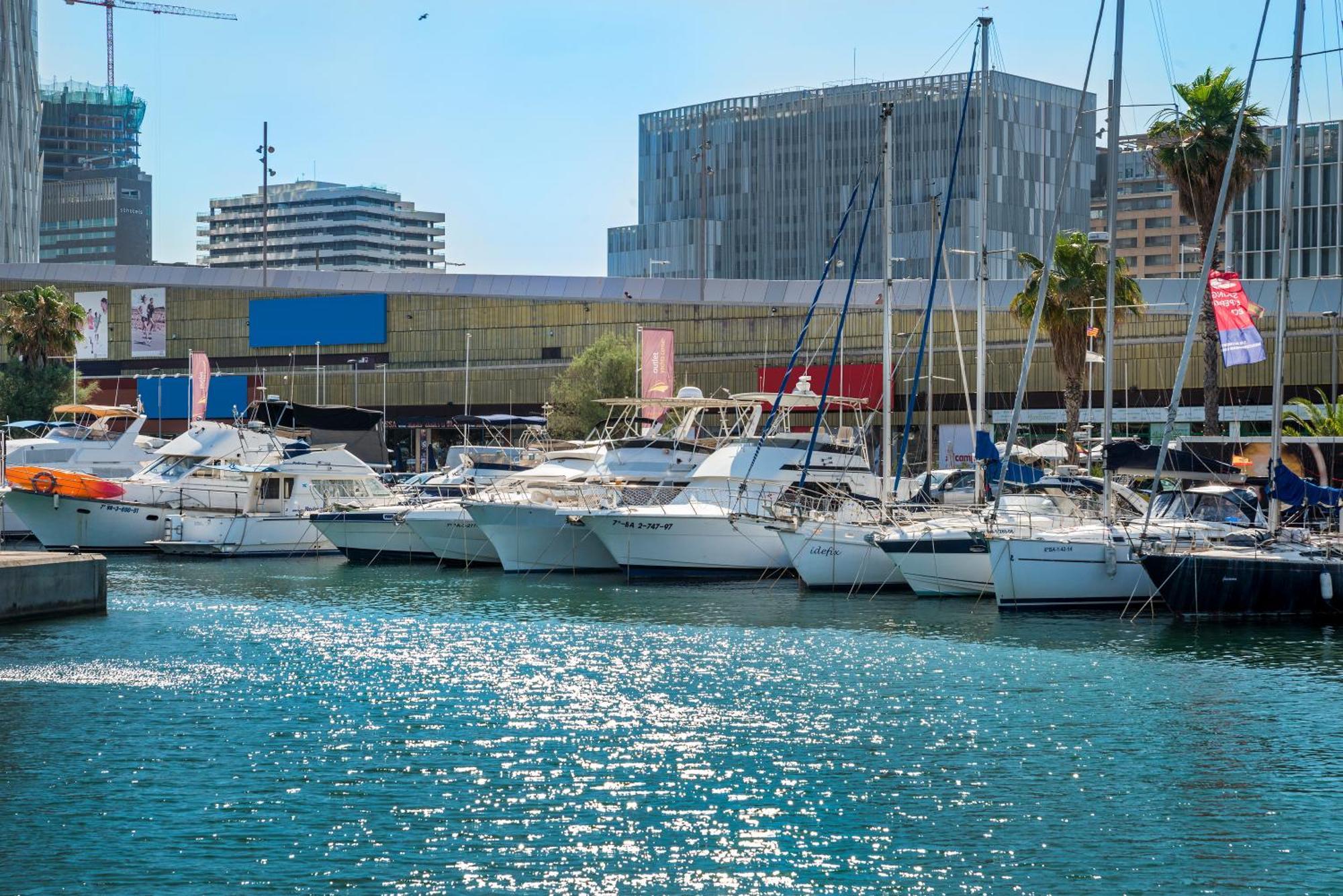 Boat Accommodations Barcelona 산트 아드리아 데 베소스 외부 사진