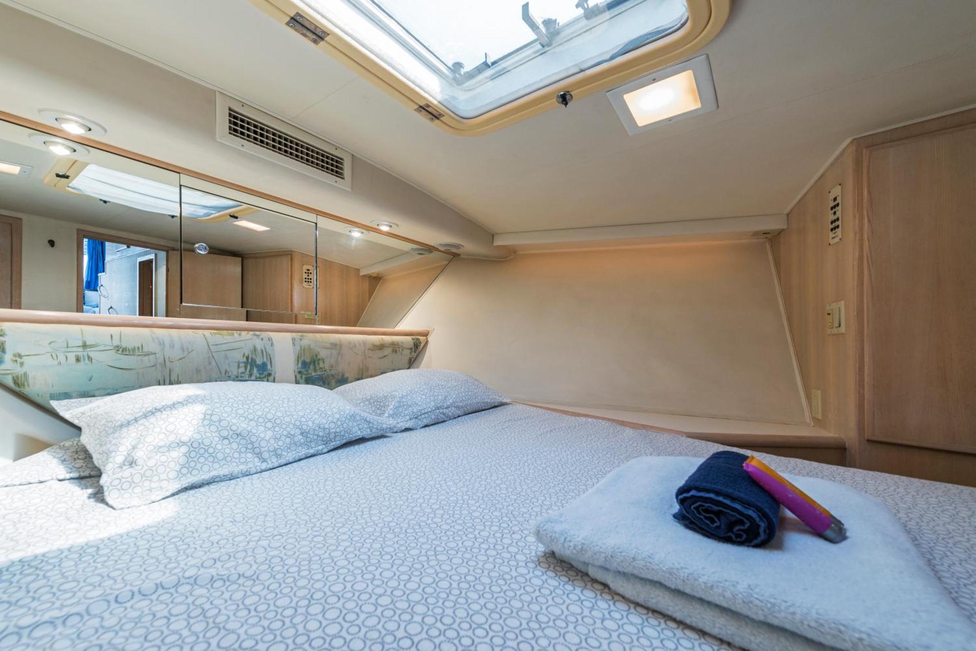 Boat Accommodations Barcelona 산트 아드리아 데 베소스 객실 사진