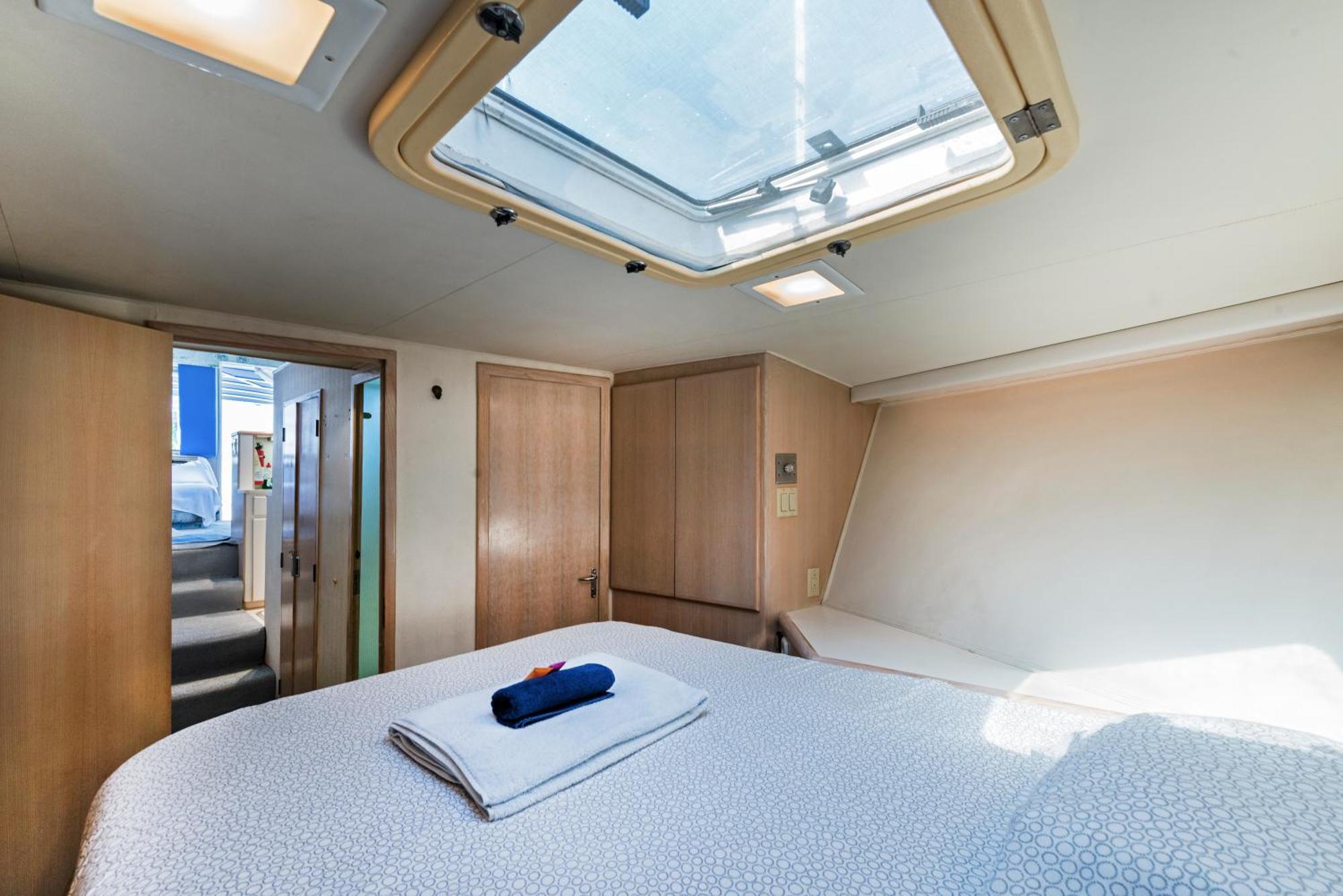 Boat Accommodations Barcelona 산트 아드리아 데 베소스 객실 사진